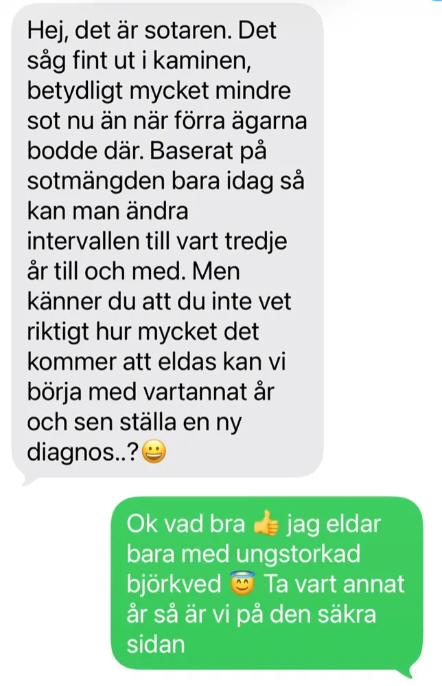 Screenshot eines Chatverlaufs auf Schwedisch zwischen einem Kunden und seinem Schornsteinfeger über deutlich weniger Ruß im Kaminofen.